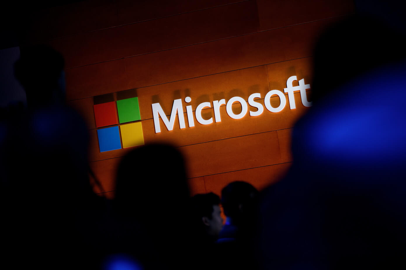 Microsoft: Hackers access customer accounts